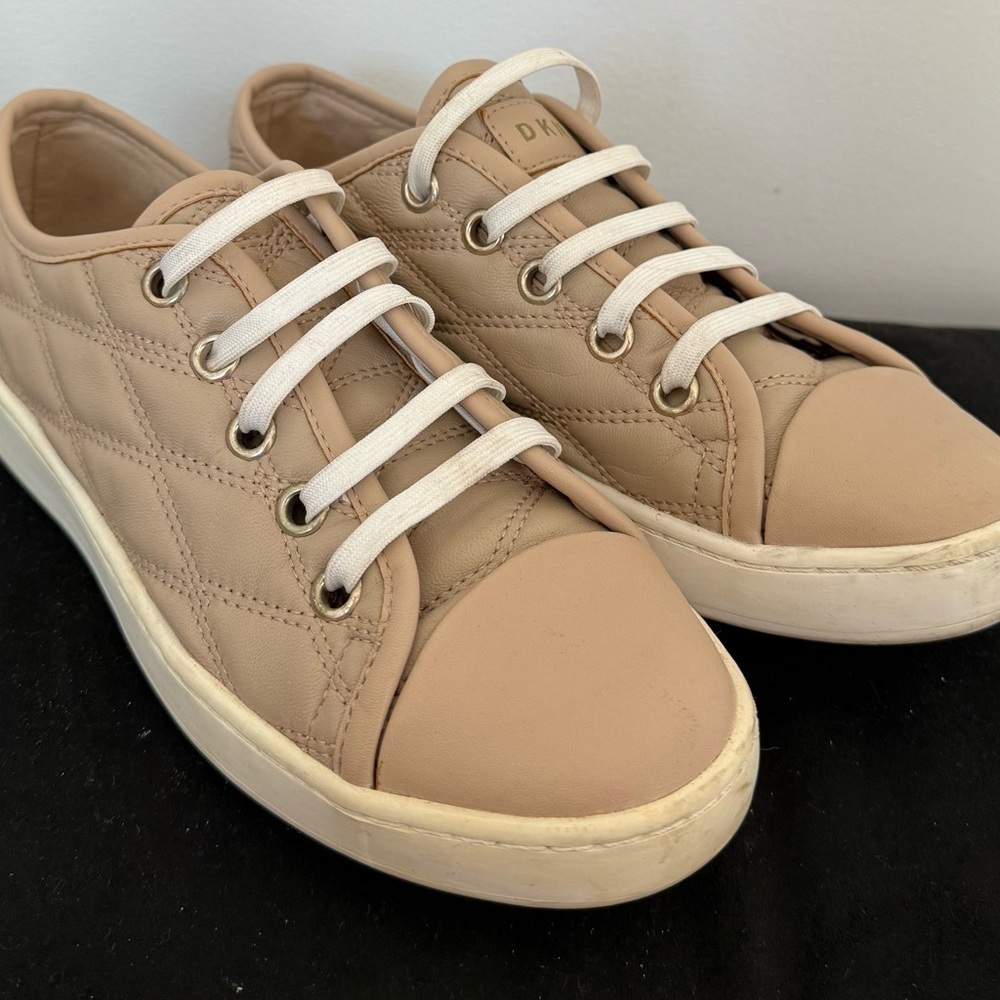 DKNY | Brayden Court Sneakers | Size 5 | Quilted Leather | Neutral Beige